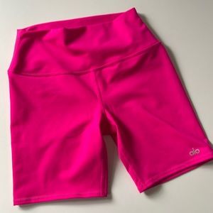 Alo Yoga Neon Pink Small Biker Shorts